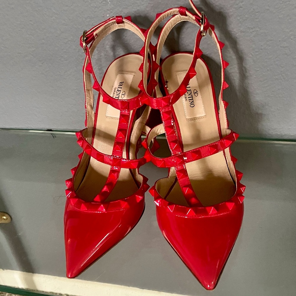 VALENTINO Red Rockstud Pumps Size 38.5/US 8